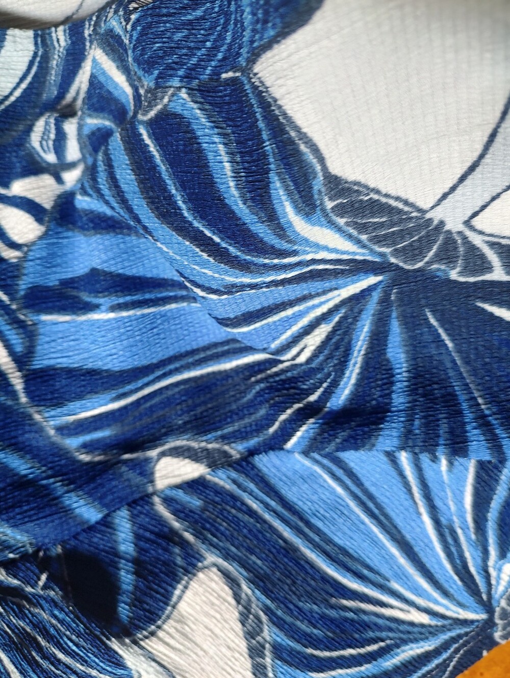 Ann Taylor Factory Blue and White Floral Short-Sleeve Blouse - Picture 9 of 9